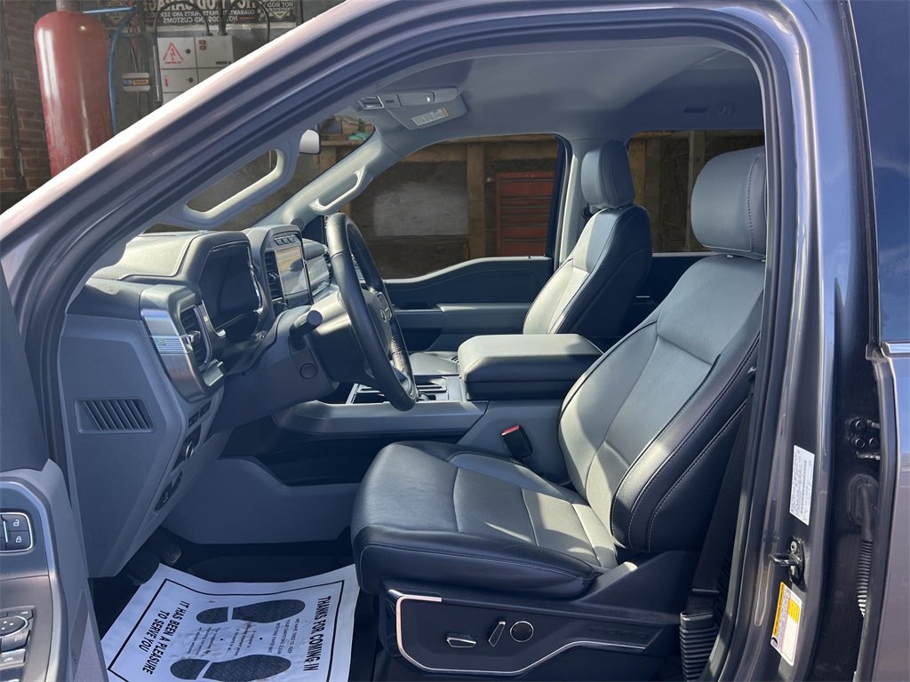 Certified 2022 Ford F150 Lariat w/ Equipment Group 502A High image 19