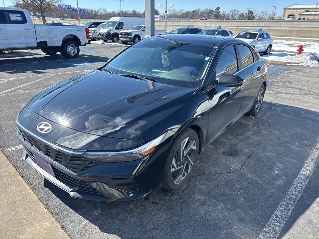 Used 2024 Hyundai Elantra SEL w/ Convenience Package image 1