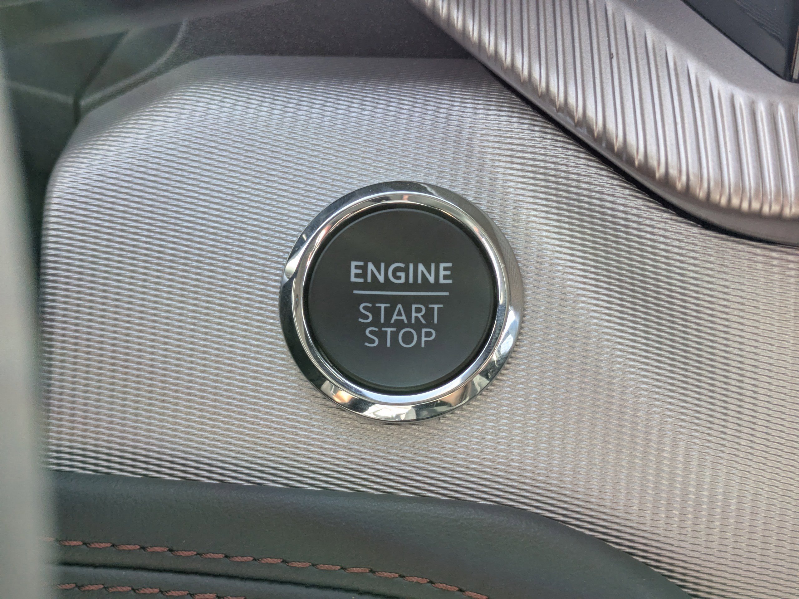 Certified 2025 Ford Explorer Active RWD image 32