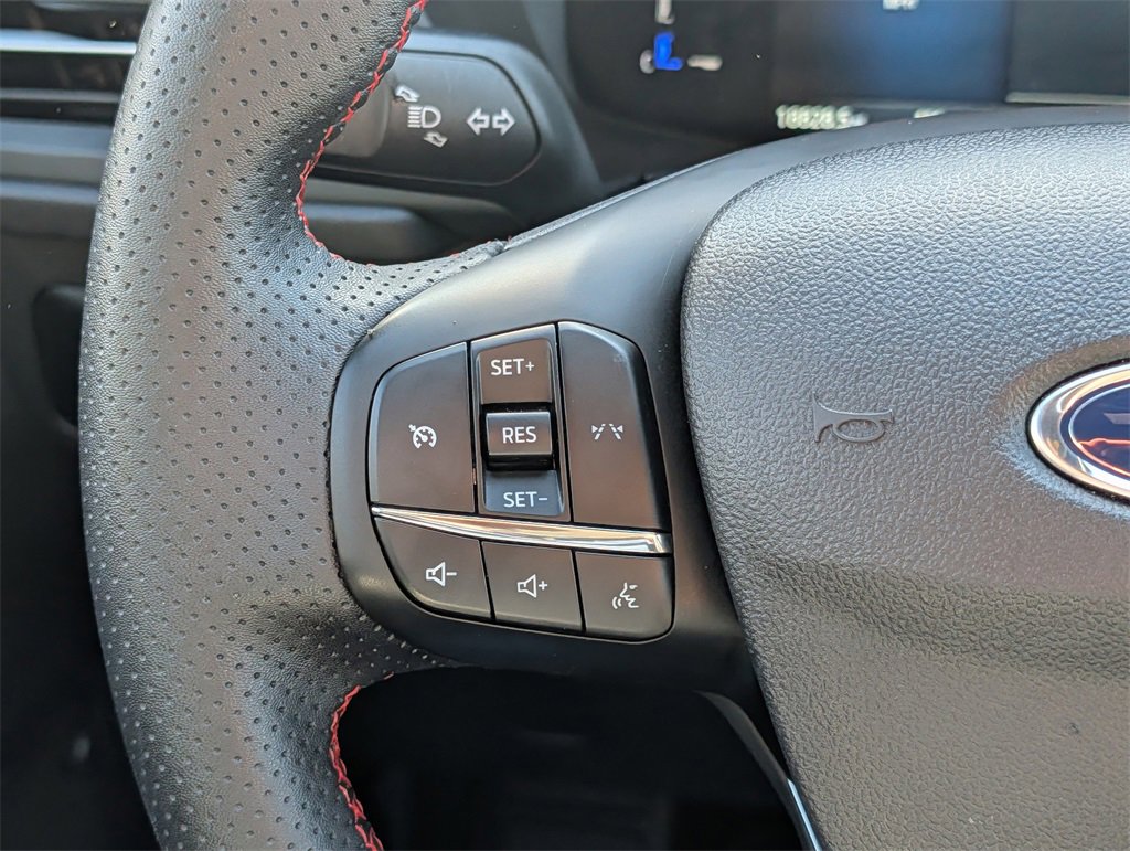 Certified 2025 Ford Escape ST-Line image 17