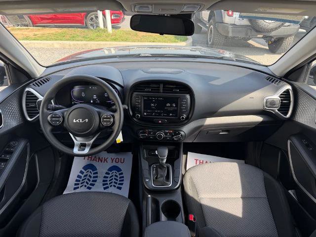 Used 2025 Kia Soul LX image 14
