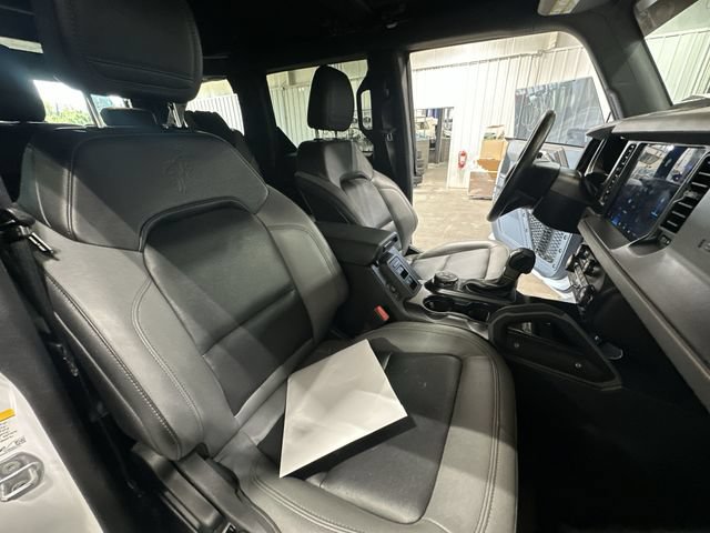 Certified 2024 Ford Bronco Big Bend w/ Sasquatch Package AWD/4WD image 32