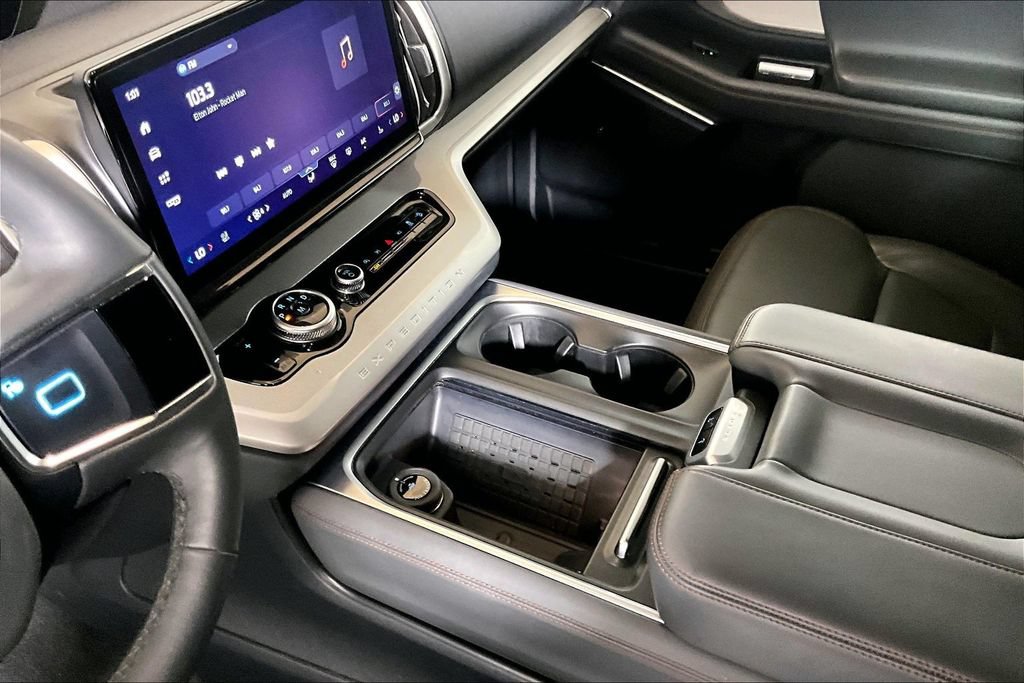 Certified 2025 Ford Expedition Active AWD/4WD image 13