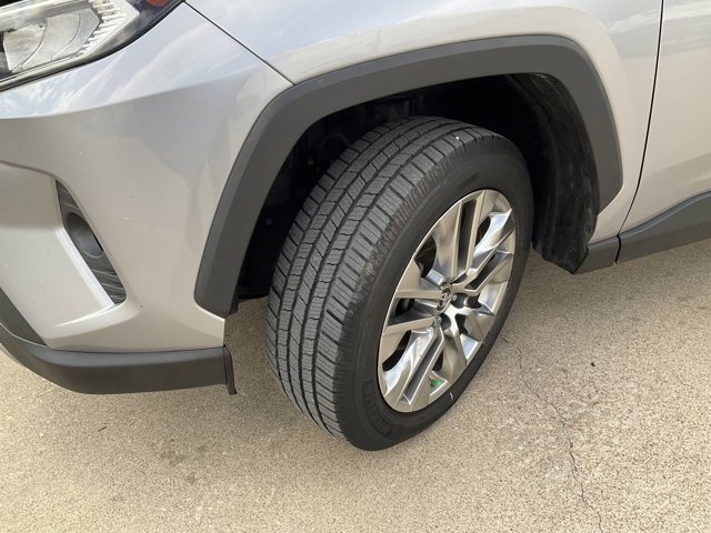 Used 2019 Toyota RAV4 Limited w/ Cold Weather Package FWD image 20