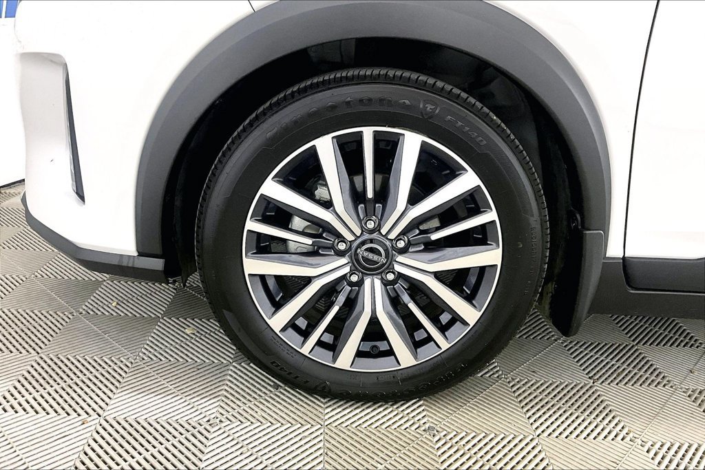 Used 2024 Nissan Kicks SV FWD image 7