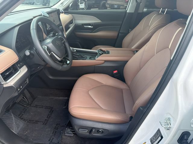 Used 2026 Toyota Grand Highlander AWD image 11