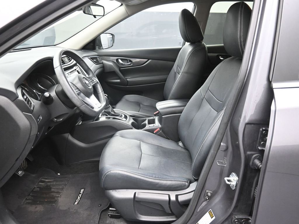 Used 2019 Nissan Rogue S w/ Special Edition Package FWD image 20