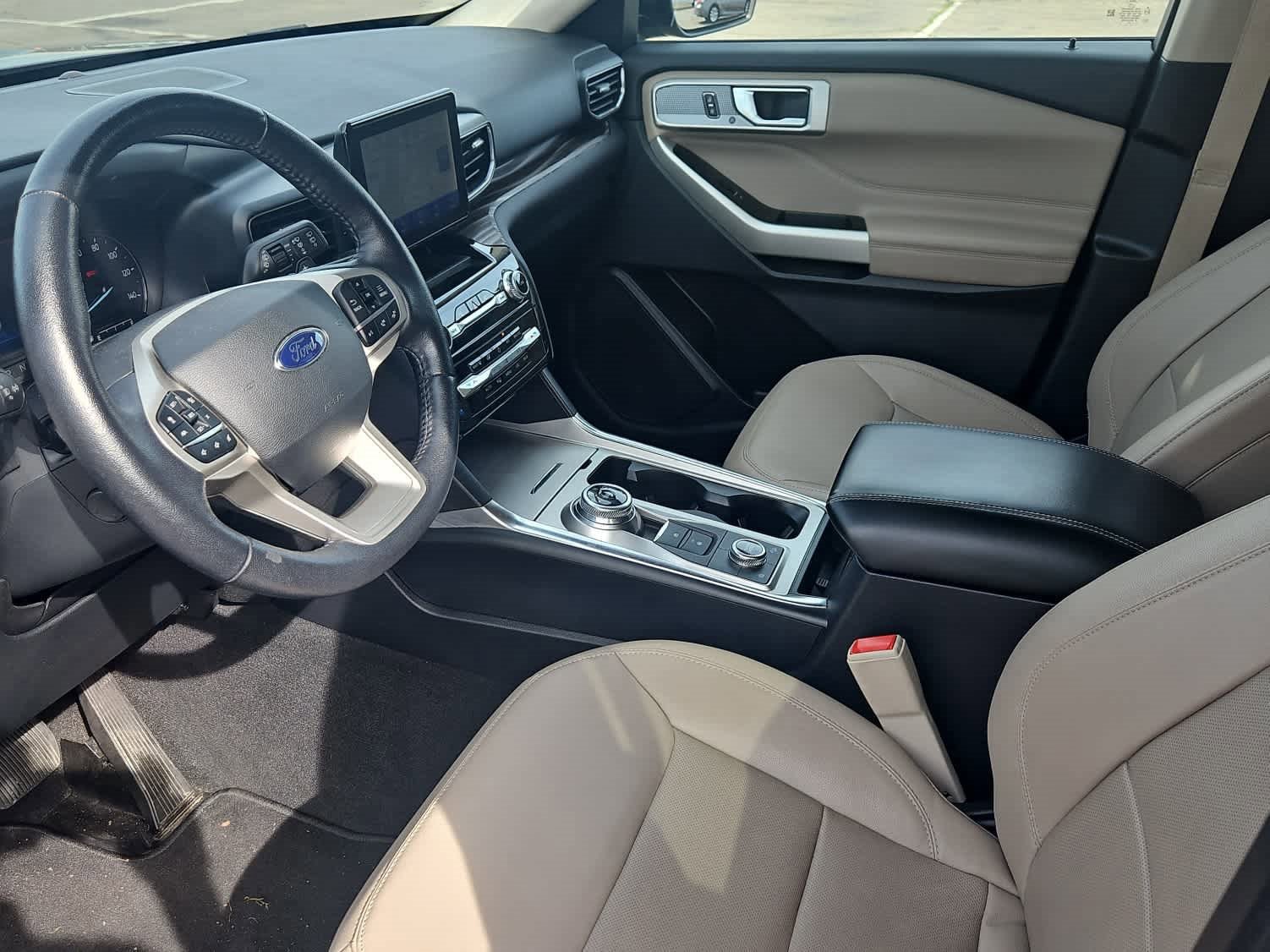 Certified 2021 Ford Explorer Limited w/ Hybrid Equipment Group 310A image 15