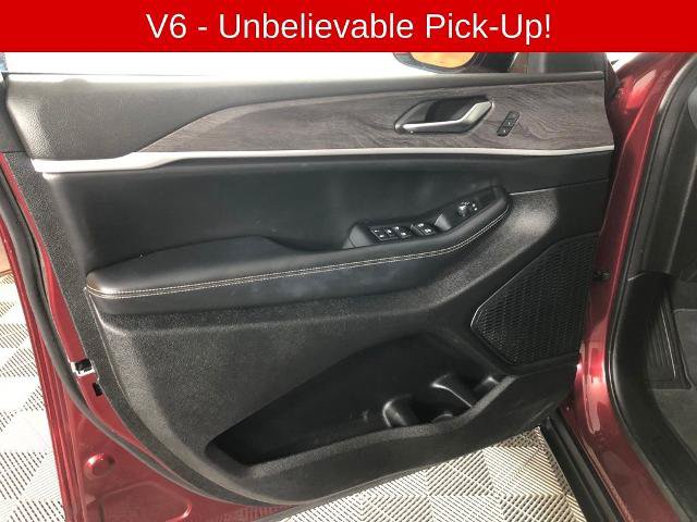 Used 2023 Jeep Grand Cherokee L Limited AWD/4WD image 10