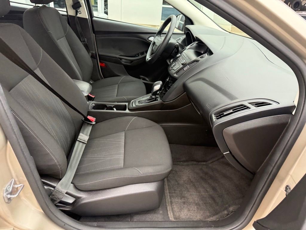 Certified 2018 Ford Focus SE image 12