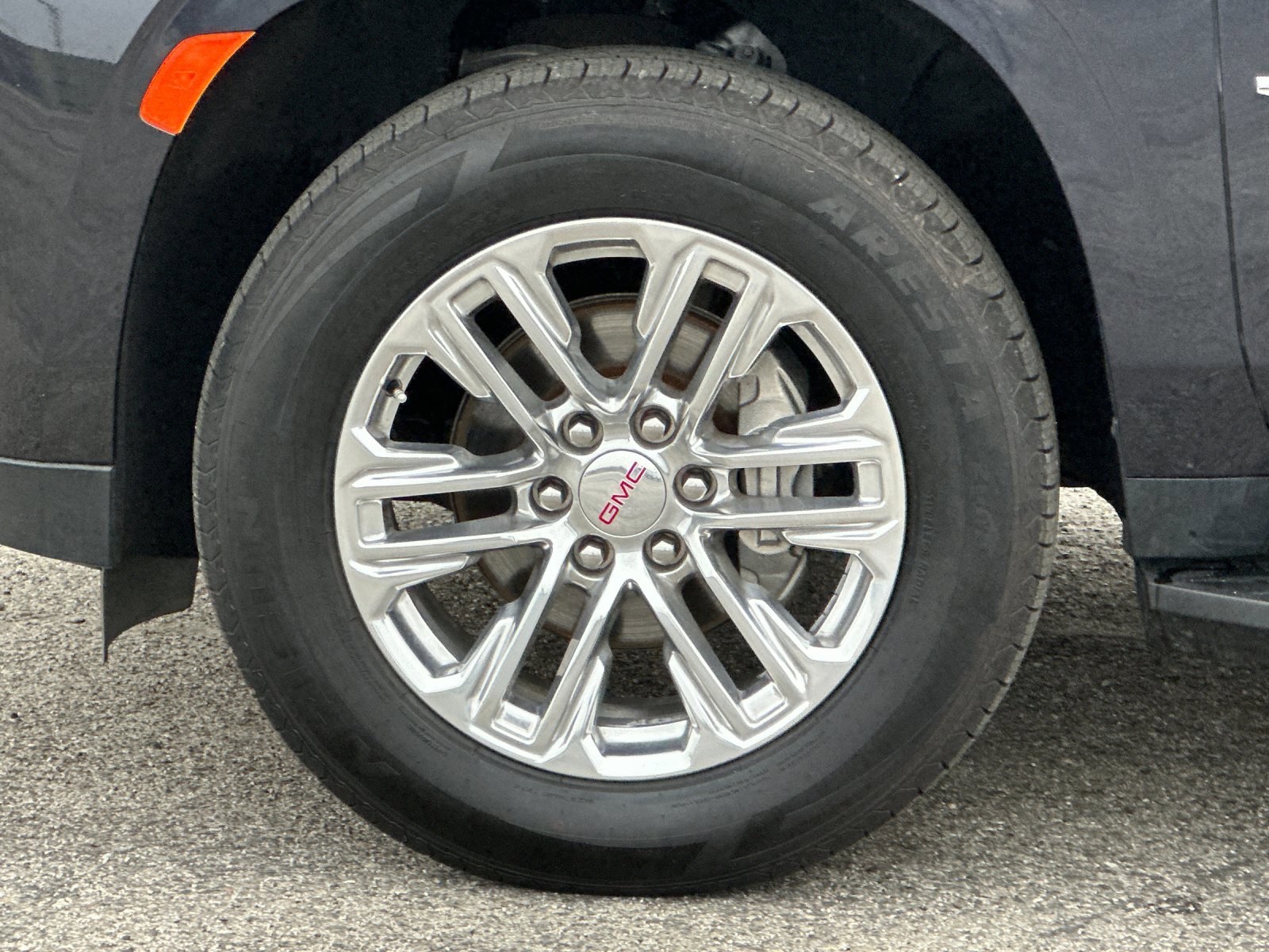 Used 2023 GMC Yukon SLT image 25