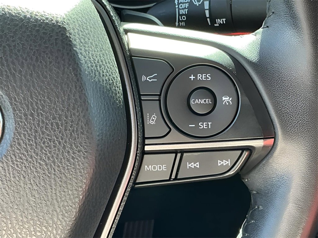 Used 2022 Toyota Camry XSE image 31