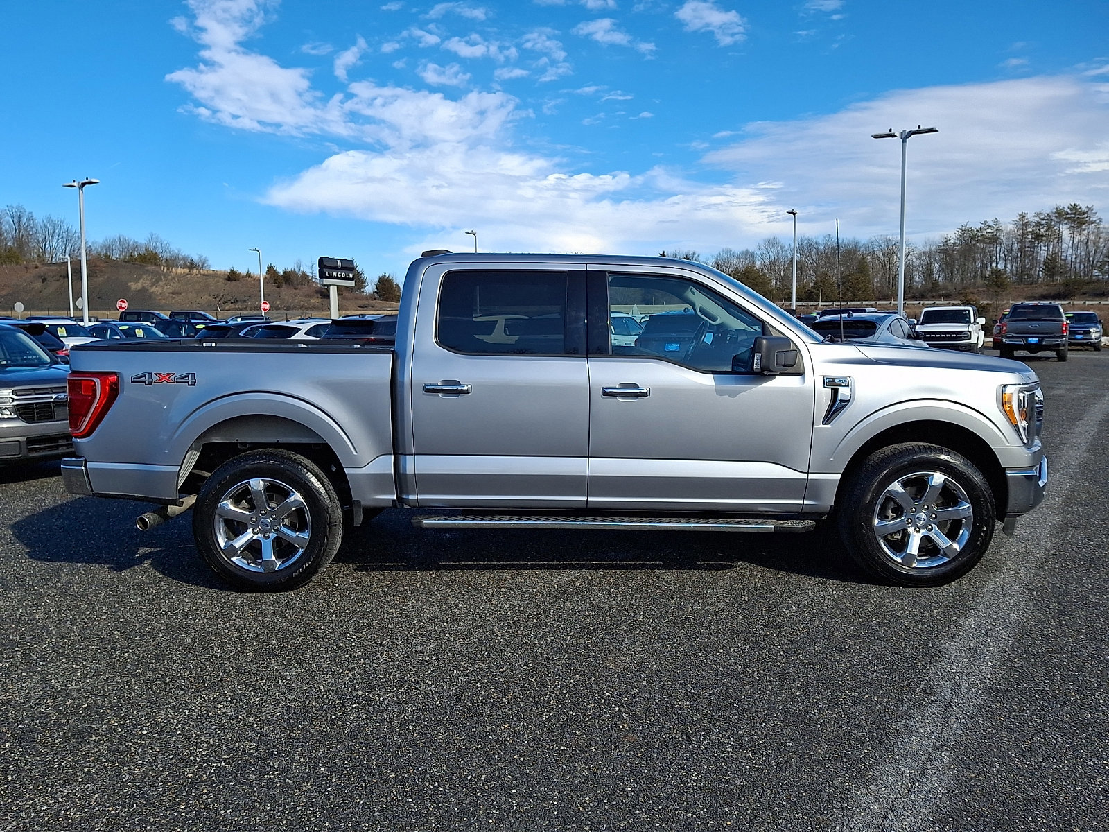 Certified 2022 Ford F150 XLT w/ Equipment Group 302A High image 5