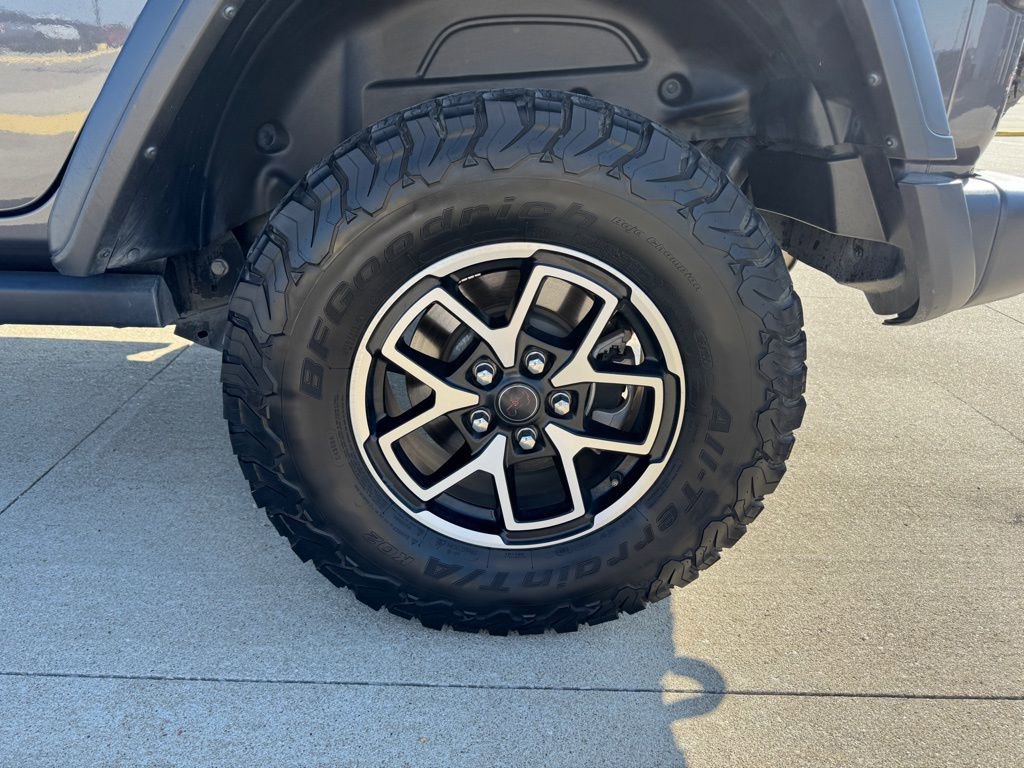 Used 2025 Jeep Wrangler Unlimited Rubicon AWD/4WD image 6