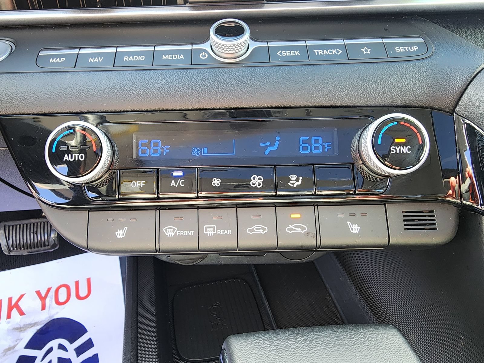 Used 2025 Hyundai Elantra Limited FWD image 13