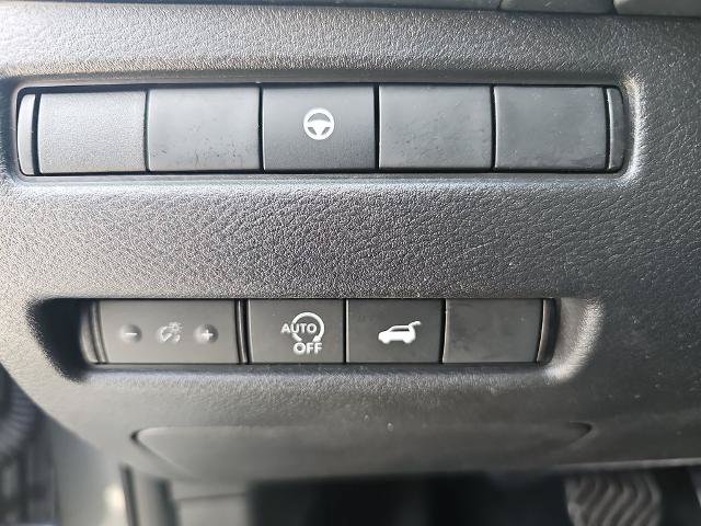 Used 2024 Nissan Rogue SV AWD/4WD image 25