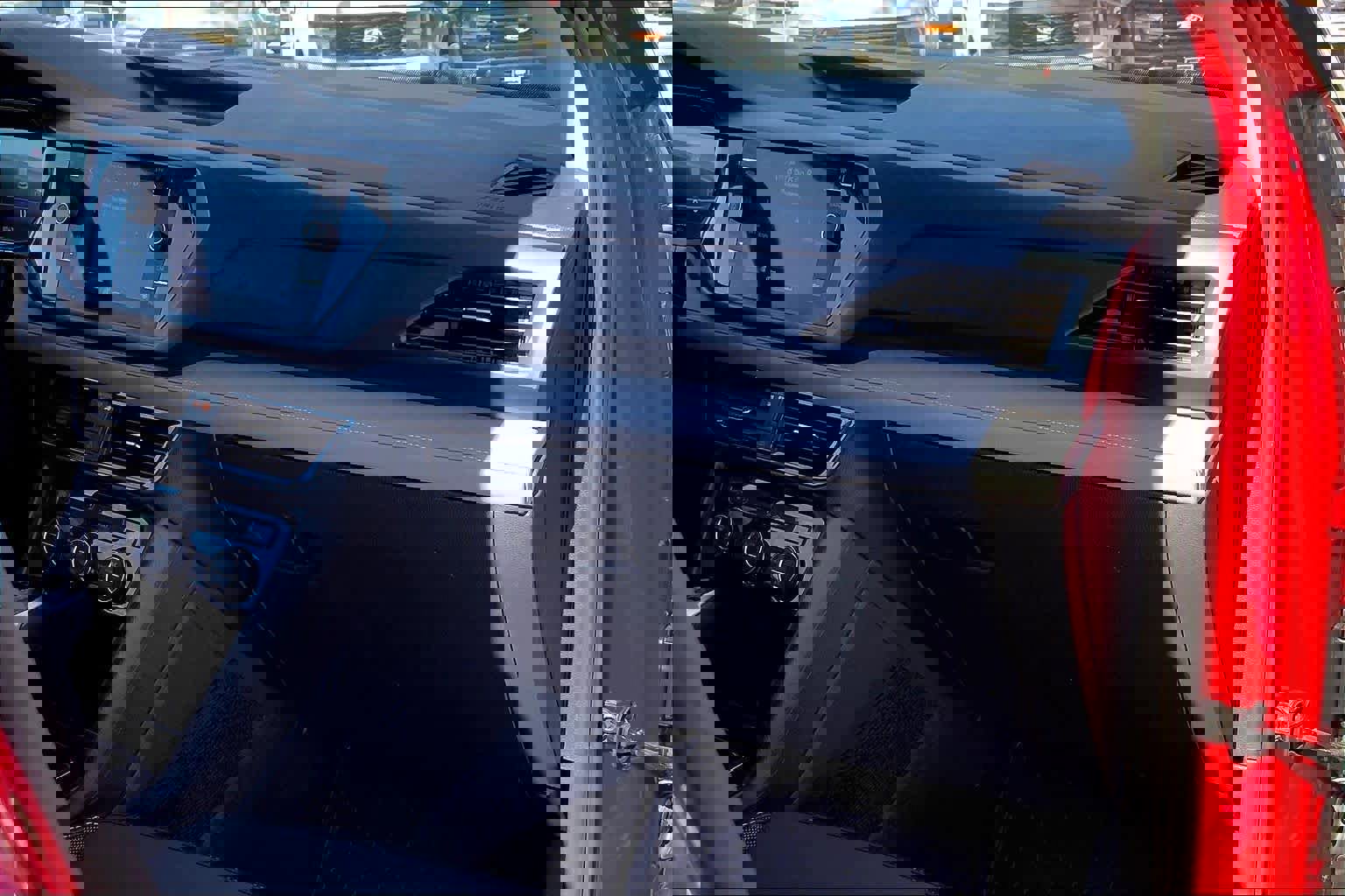 Used 2024 Volkswagen Taos SE w/ Black Wheel Package image 19