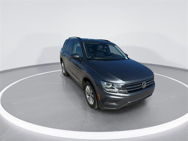 Used 2018 Volkswagen Tiguan SE w/ Panoramic Sunroof Package image 2