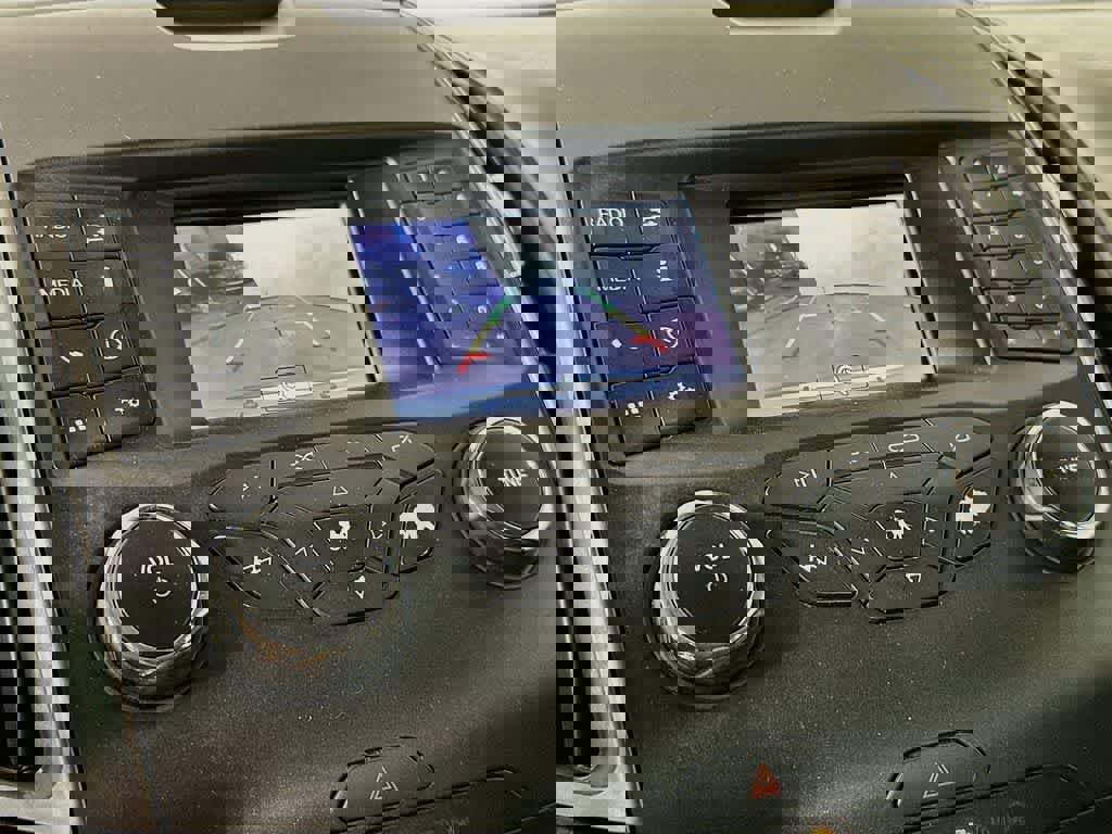 Certified 2019 Ford Edge SE FWD image 28