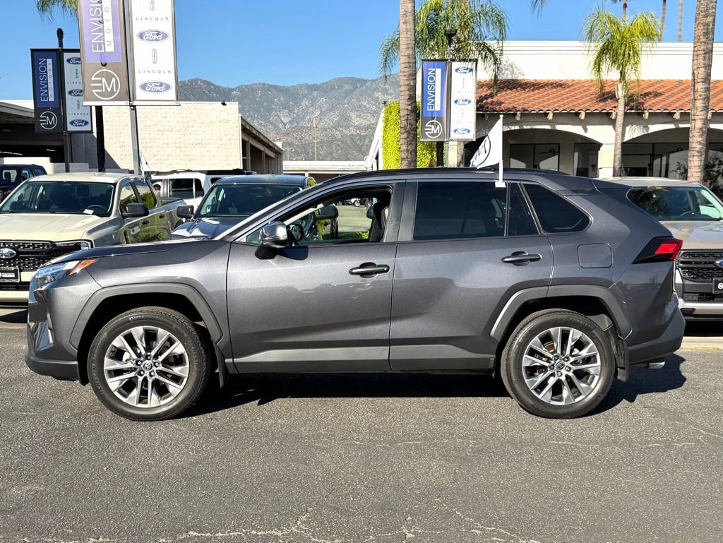 Used 2023 Toyota RAV4 XLE Premium image 5