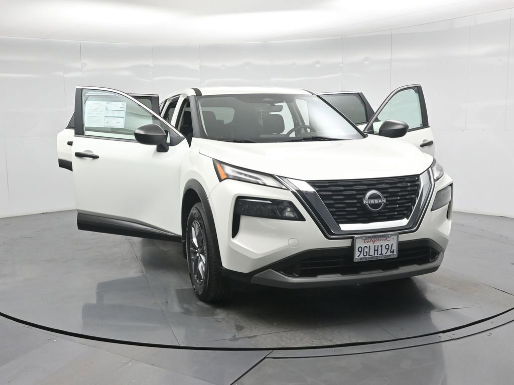 Used 2023 Nissan Rogue S image 52