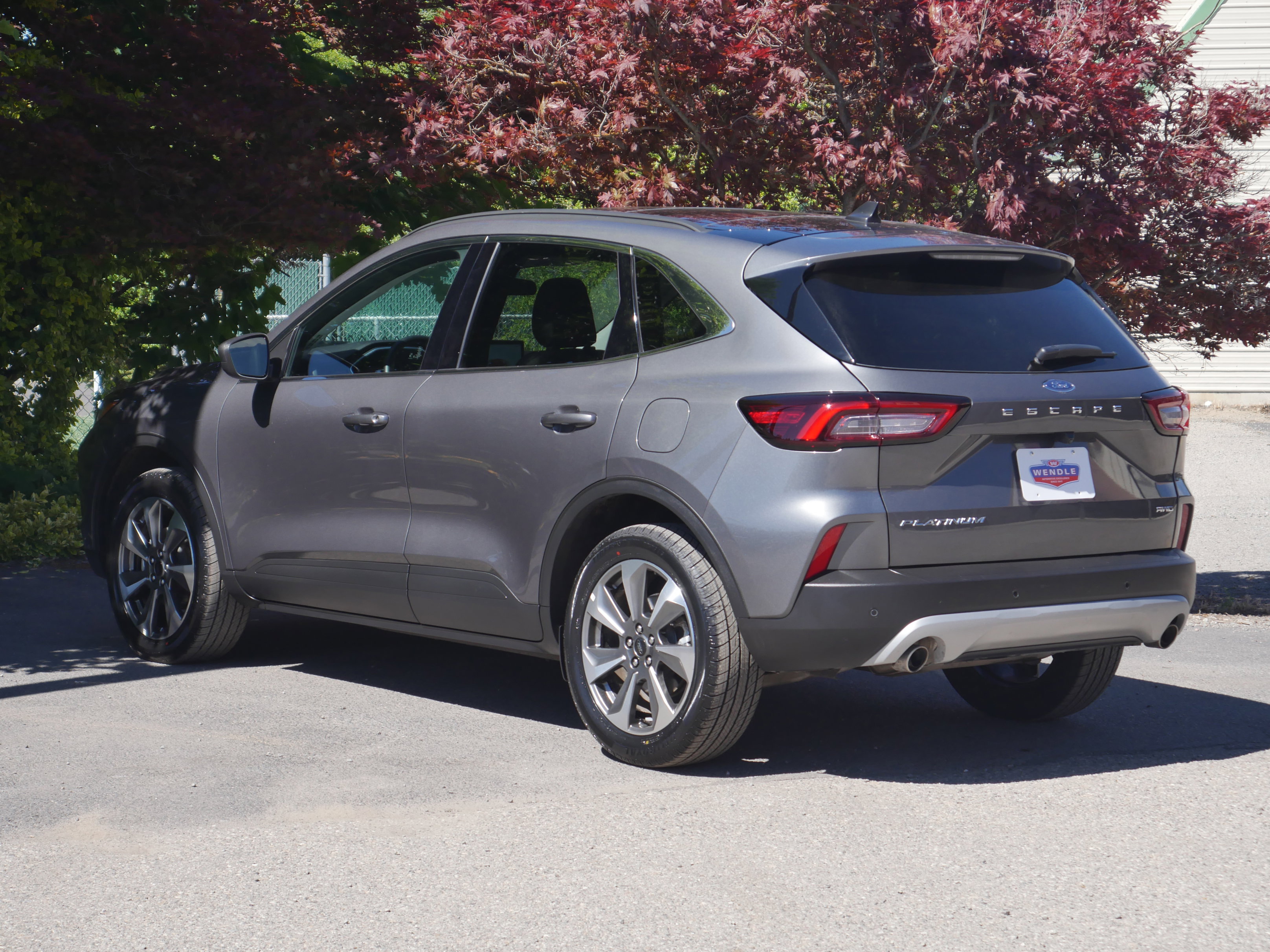 Certified 2025 Ford Escape Platinum AWD/4WD image 17