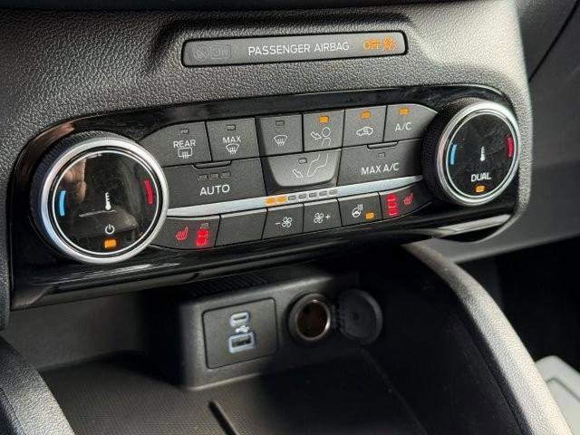 Certified 2022 Ford Escape Titanium w/ Class II Trailer Tow Package image 33