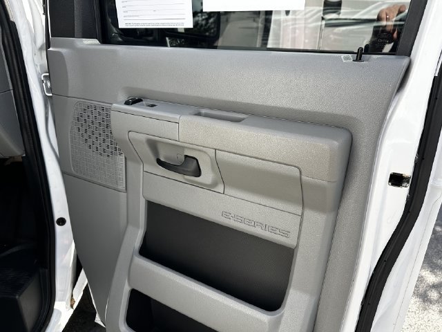 Certified 2022 Ford E-350 and Econoline 350 Super Duty w/ Power Windows & Locks Group RWD image 27
