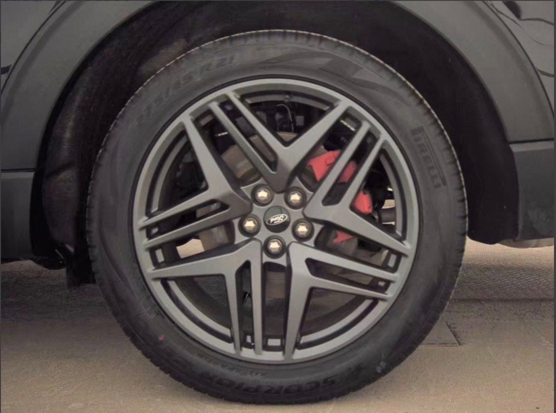 Certified 2025 Ford Explorer ST image 6