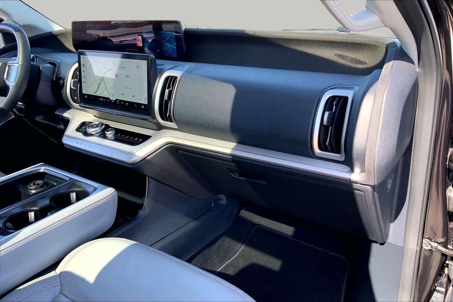 Certified 2025 Ford Expedition Active RWD image 17