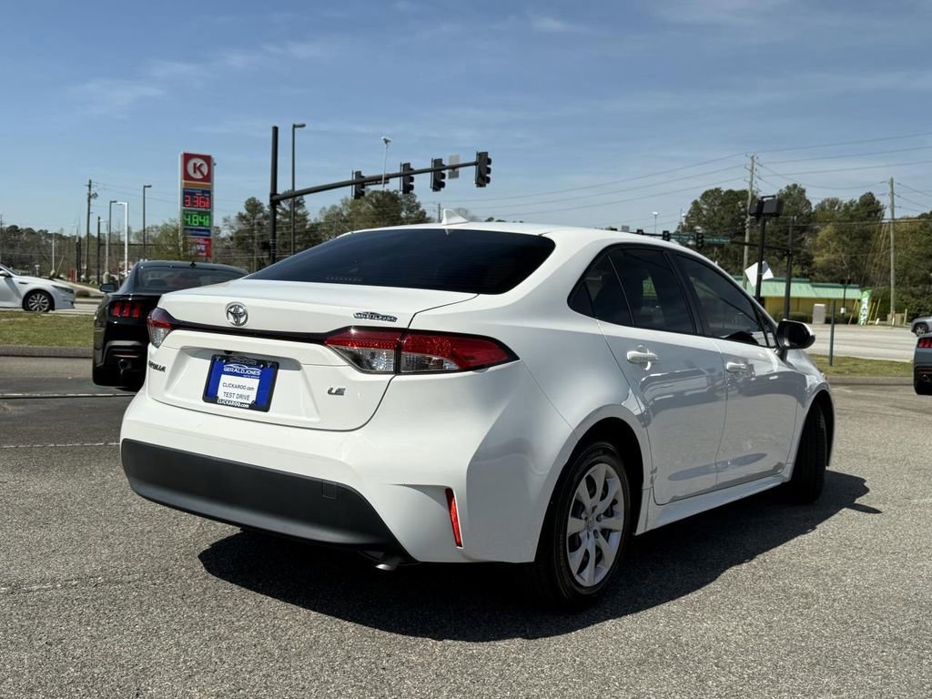 Used 2023 Toyota Corolla LE image 4