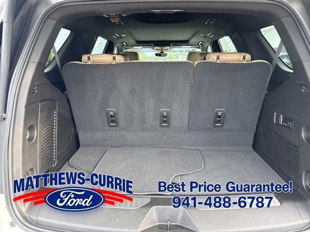 Used 2021 Chevrolet Tahoe Premier w/ Premium Package AWD/4WD image 14
