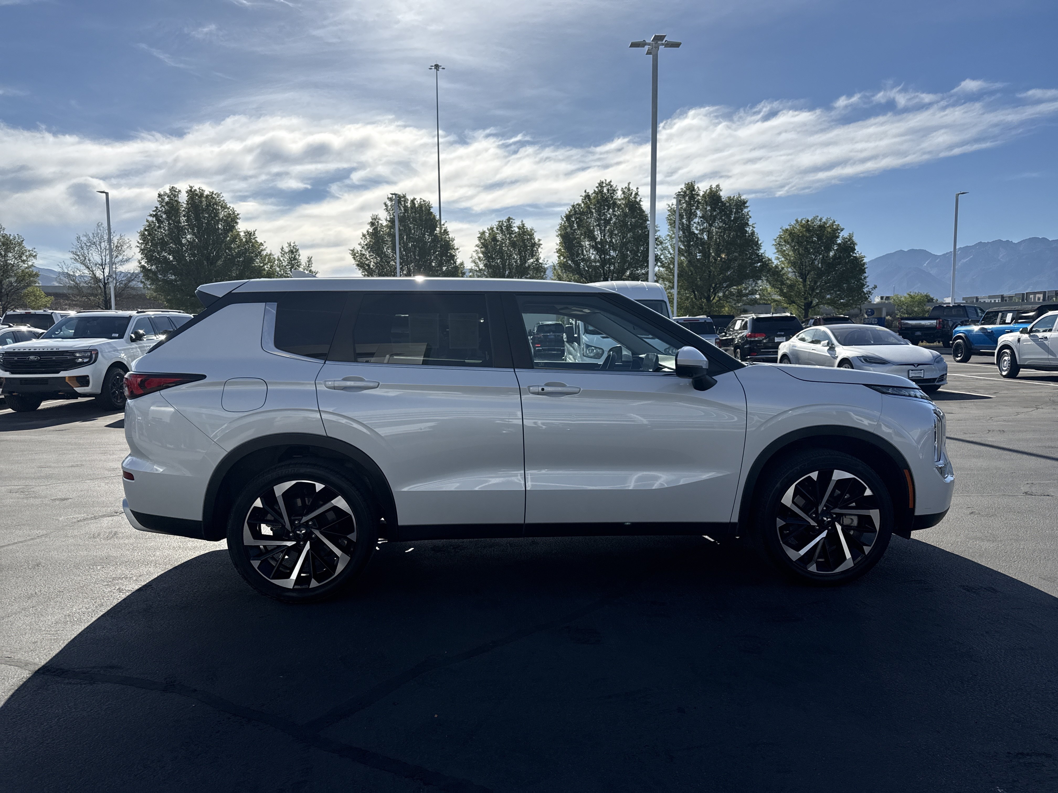 Used 2022 Mitsubishi Outlander SE AWD/4WD image 6