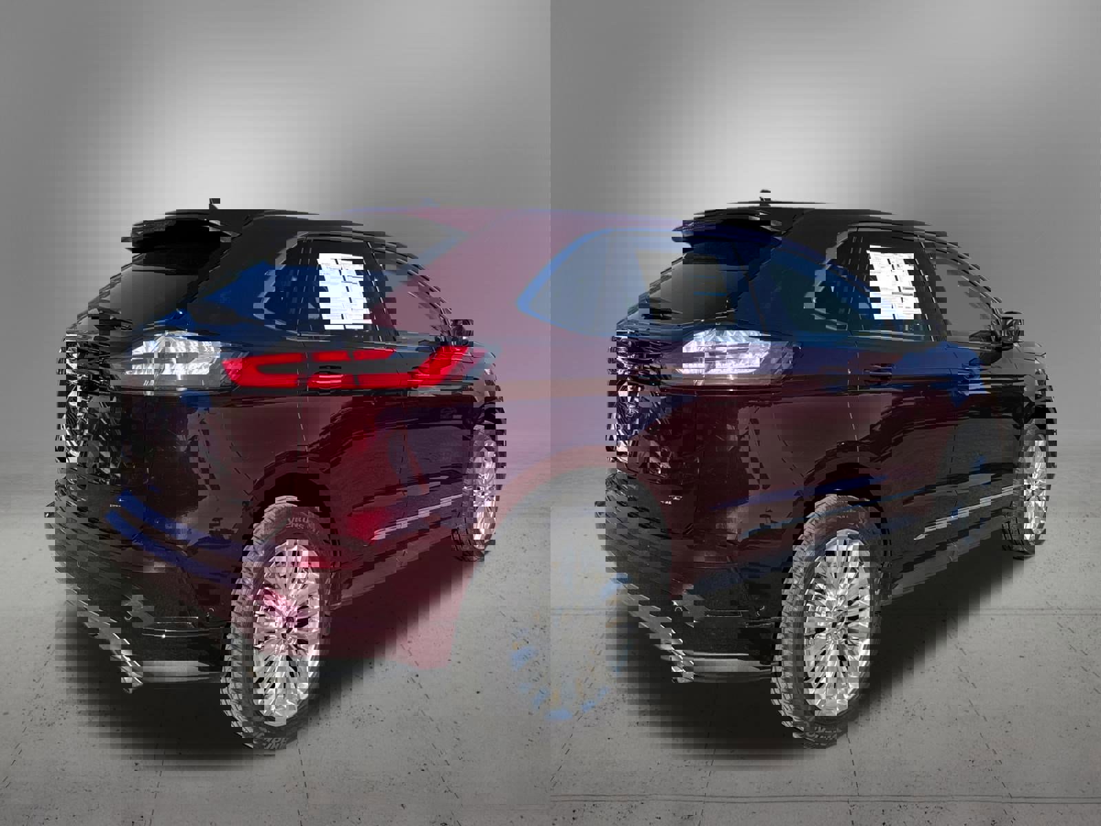 Certified 2022 Ford Edge Titanium w/ Equipment Group 301A image 5