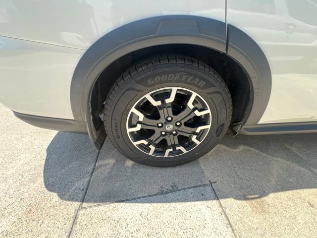 Used 2019 Nissan Pathfinder SL FWD image 16