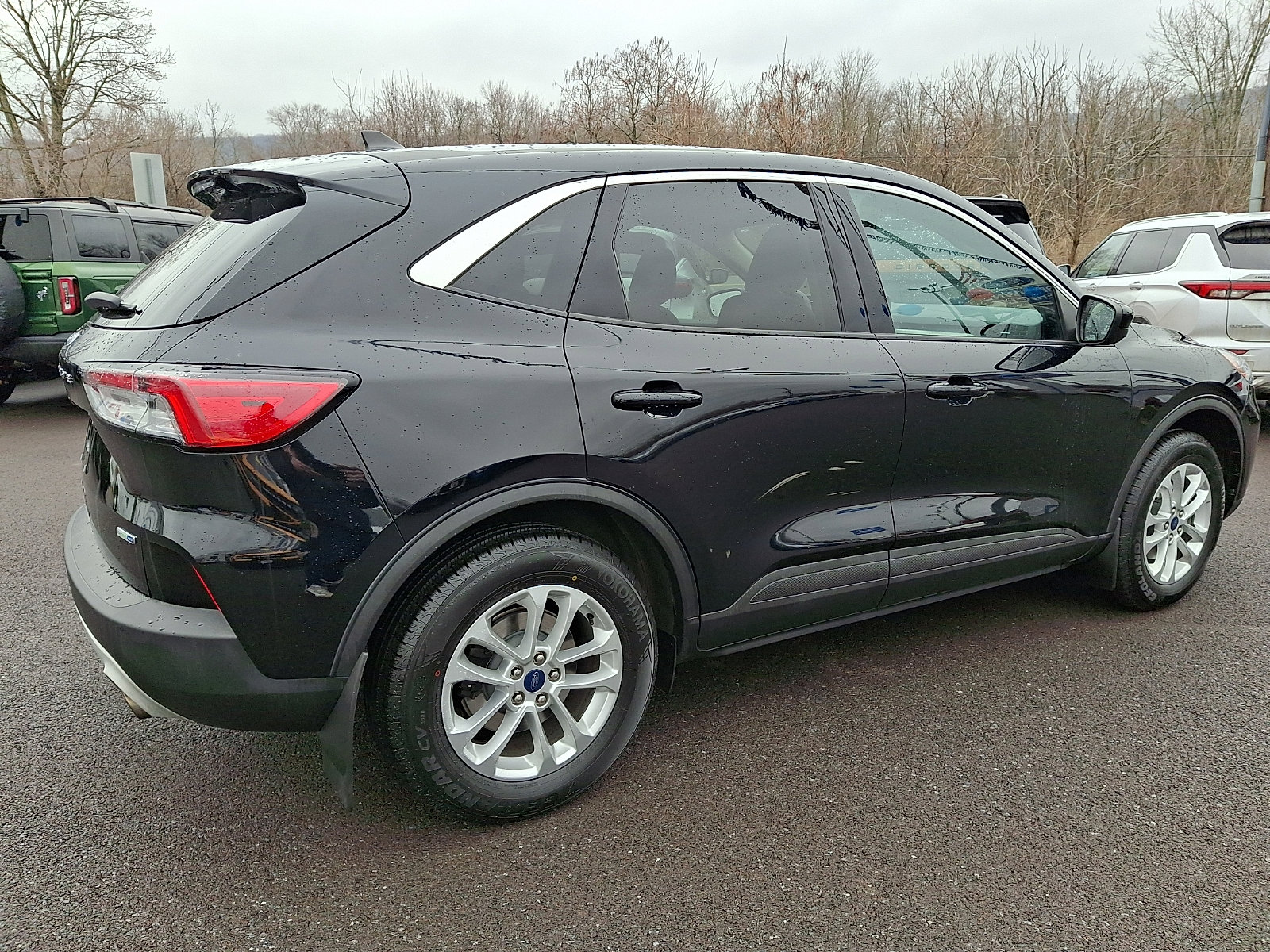 Certified 2020 Ford Escape SE image 11