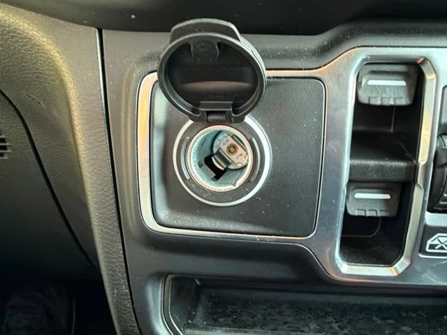 Used 2023 Jeep Wrangler Unlimited Sport AWD/4WD image 31