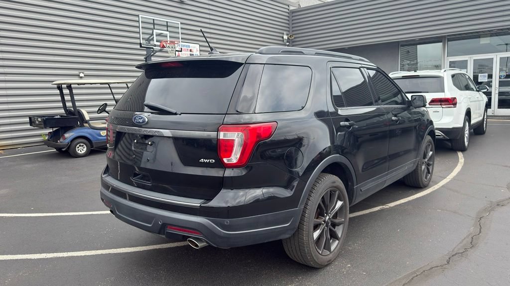 Certified 2018 Ford Explorer XLT w/ Equipment Group 202A AWD/4WD image 5