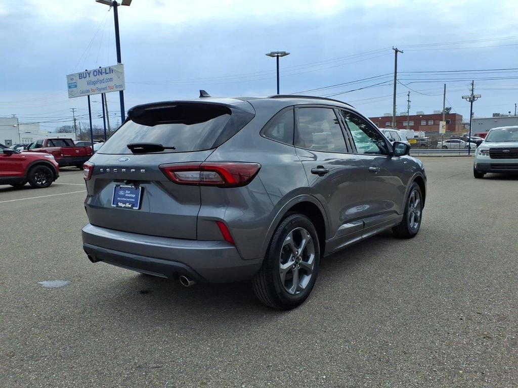 Certified 2024 Ford Escape ST-Line image 3