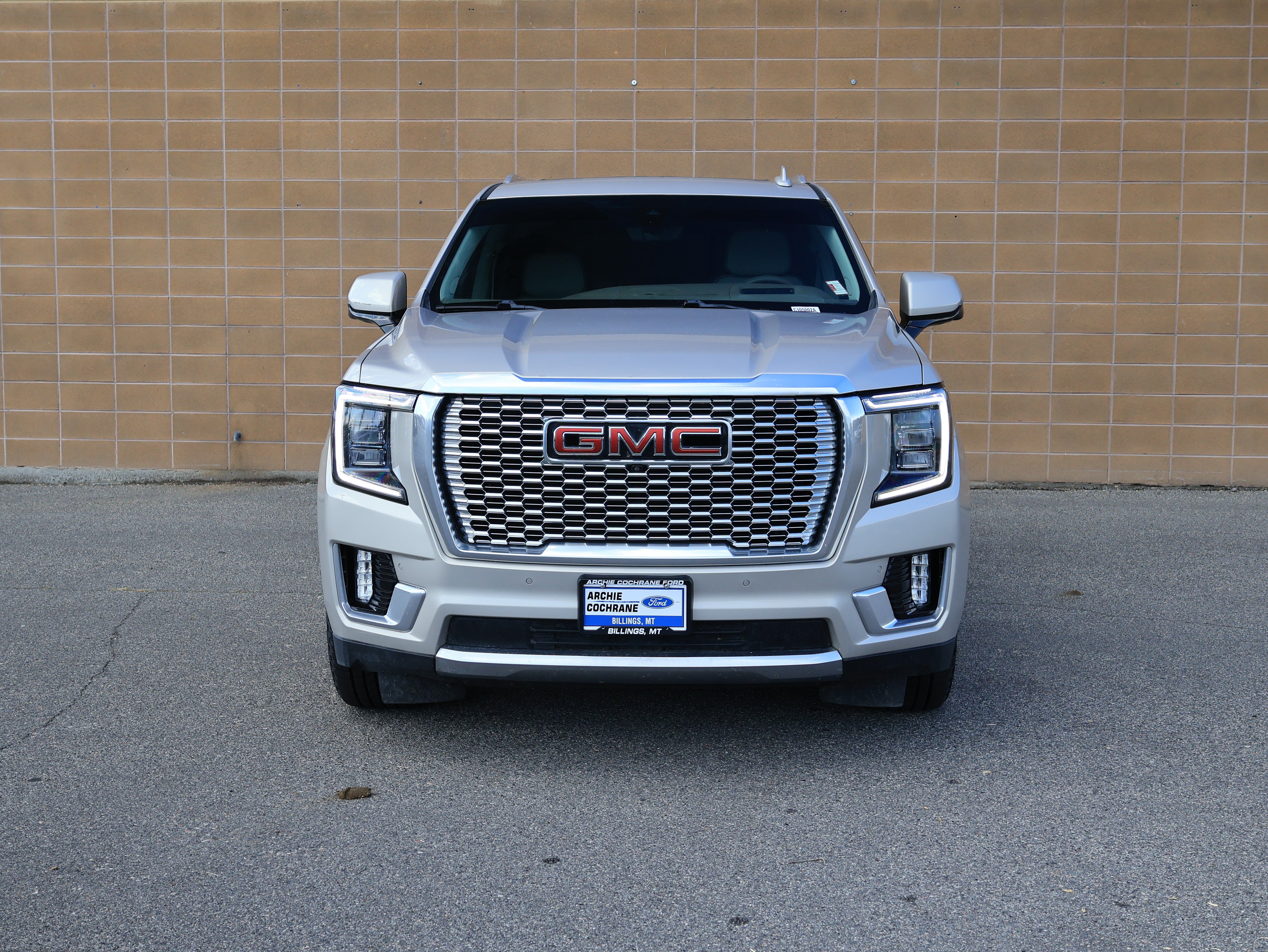 Used 2021 GMC Yukon Denali w/ Denali Ultimate Package AWD/4WD image 2