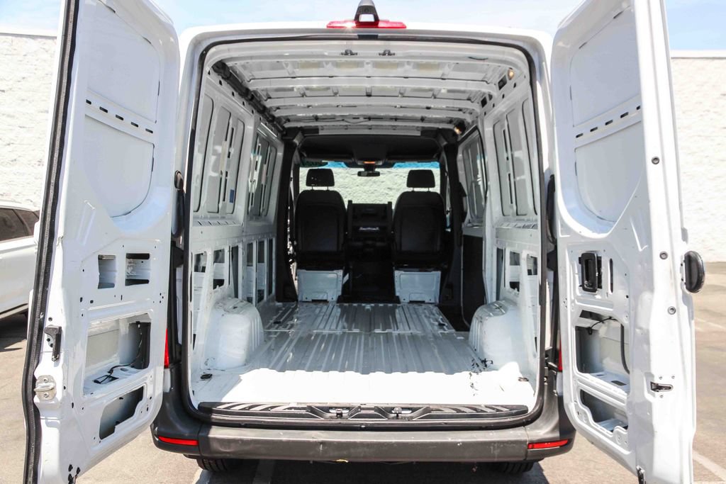 Used 2024 Mercedes-Benz Sprinter 2500 image 23