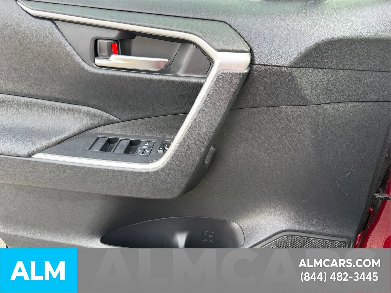 Used 2019 Toyota RAV4 XLE AWD/4WD image 26