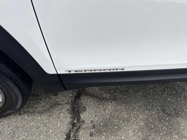 Used 2024 GMC Terrain SLT image 13