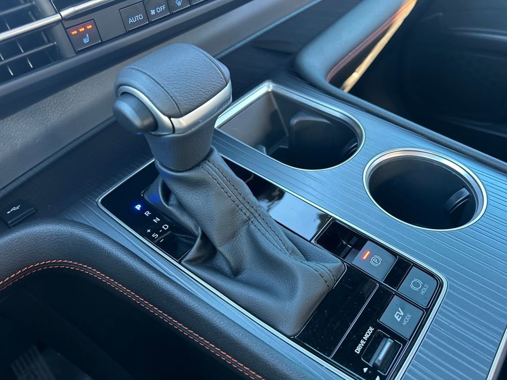 Used 2023 Toyota Sienna XSE image 32