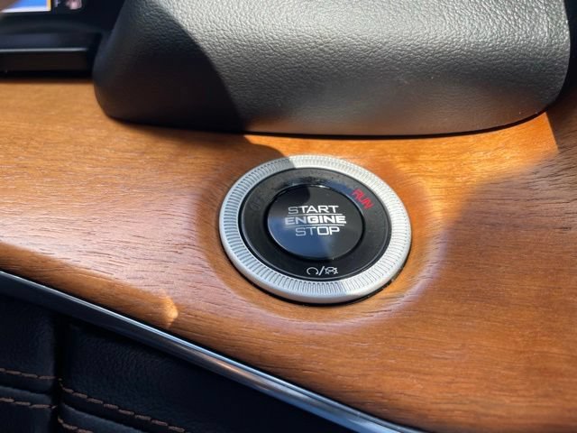 Used 2024 Jeep Grand Cherokee L Summit AWD/4WD image 18