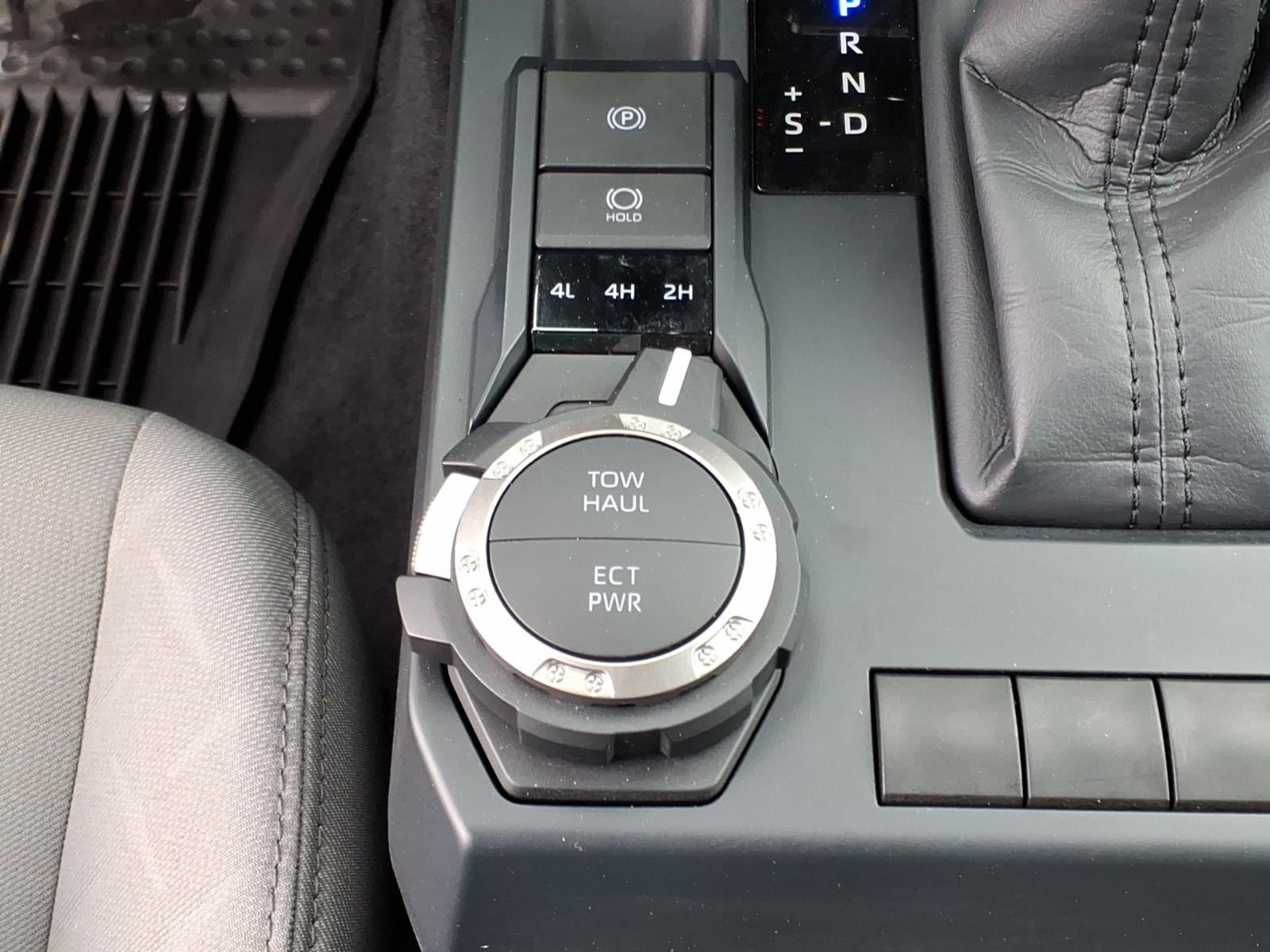 Used 2025 Toyota Tacoma SR5 AWD/4WD image 19