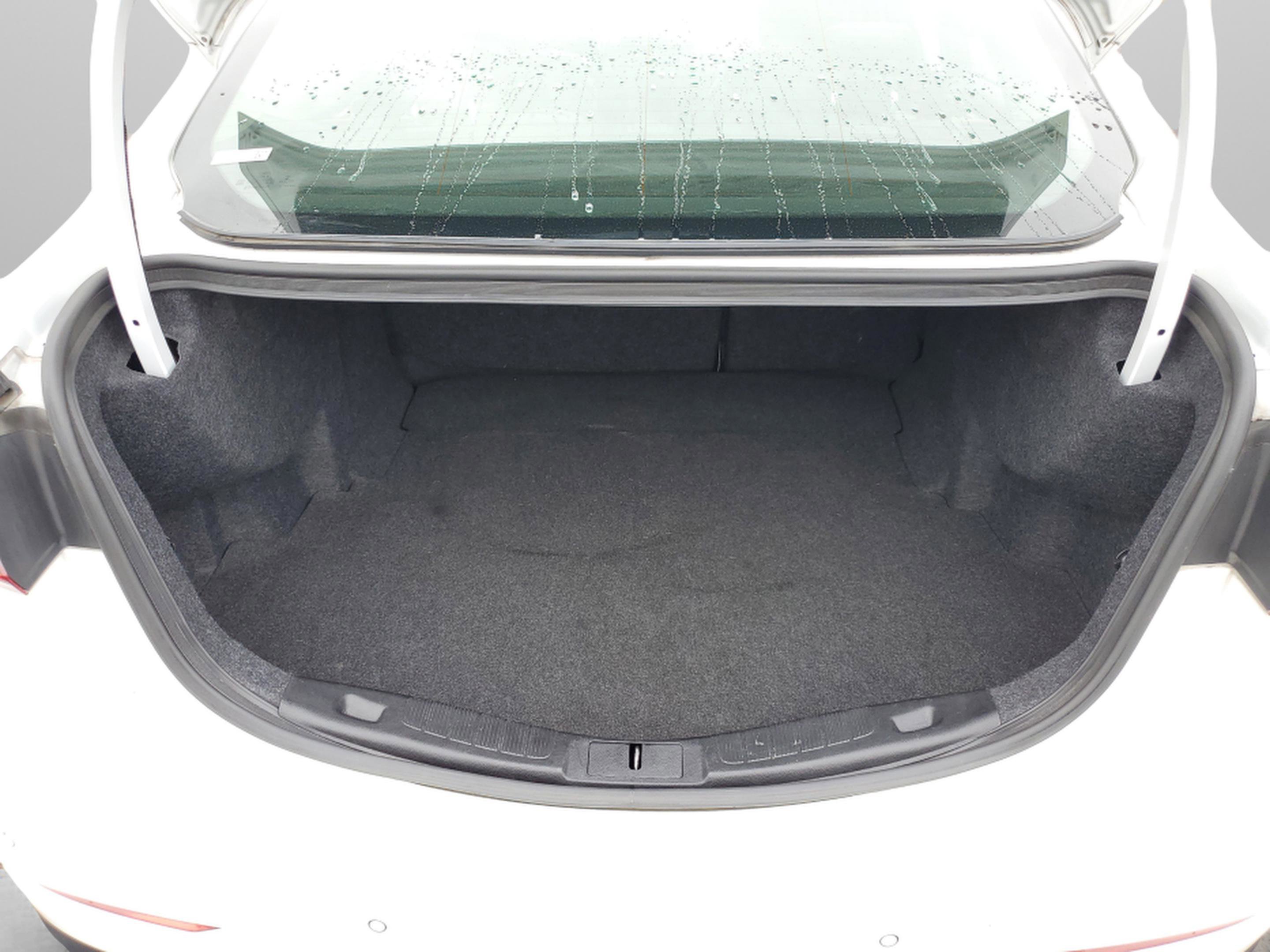 Certified 2019 Ford Fusion SE w/ Equipment Group 151A image 9