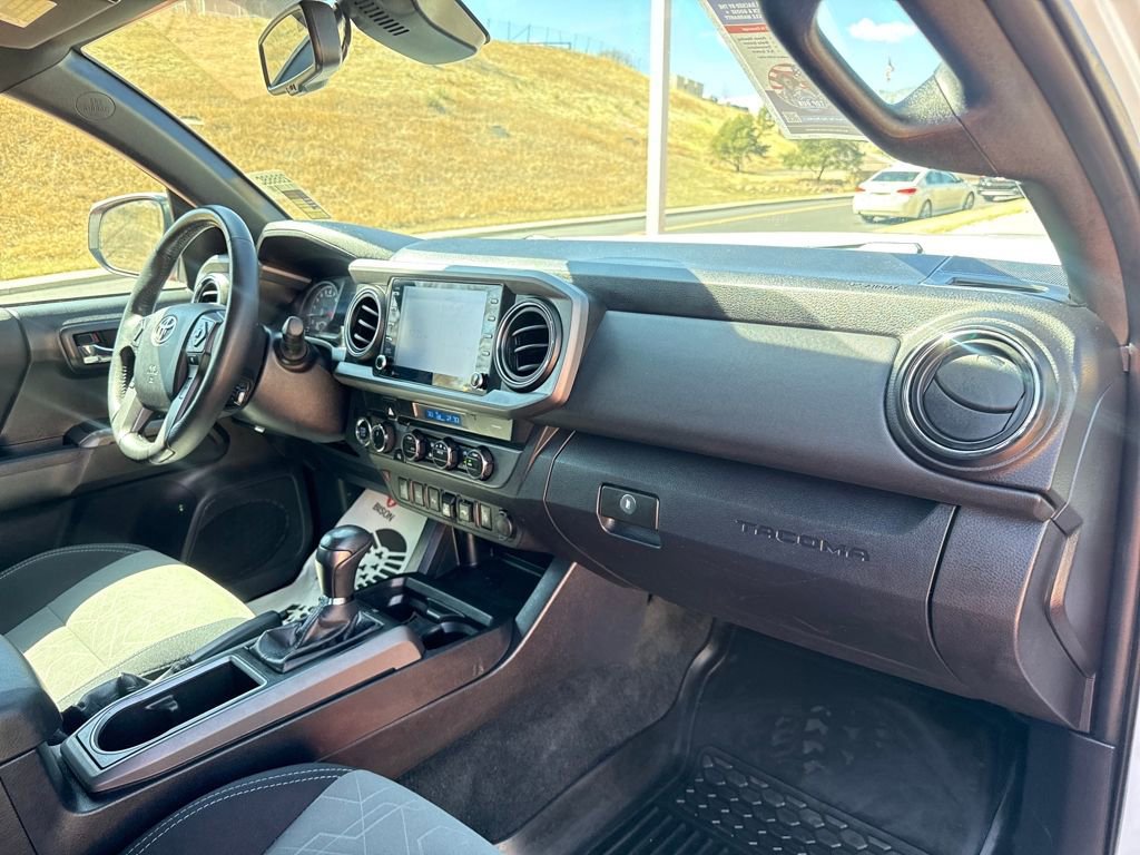 Used 2022 Toyota Tacoma TRD Off-Road w/ Technology Package image 25