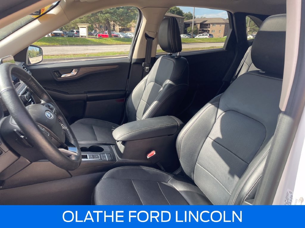 Certified 2020 Ford Escape Titanium AWD/4WD image 14