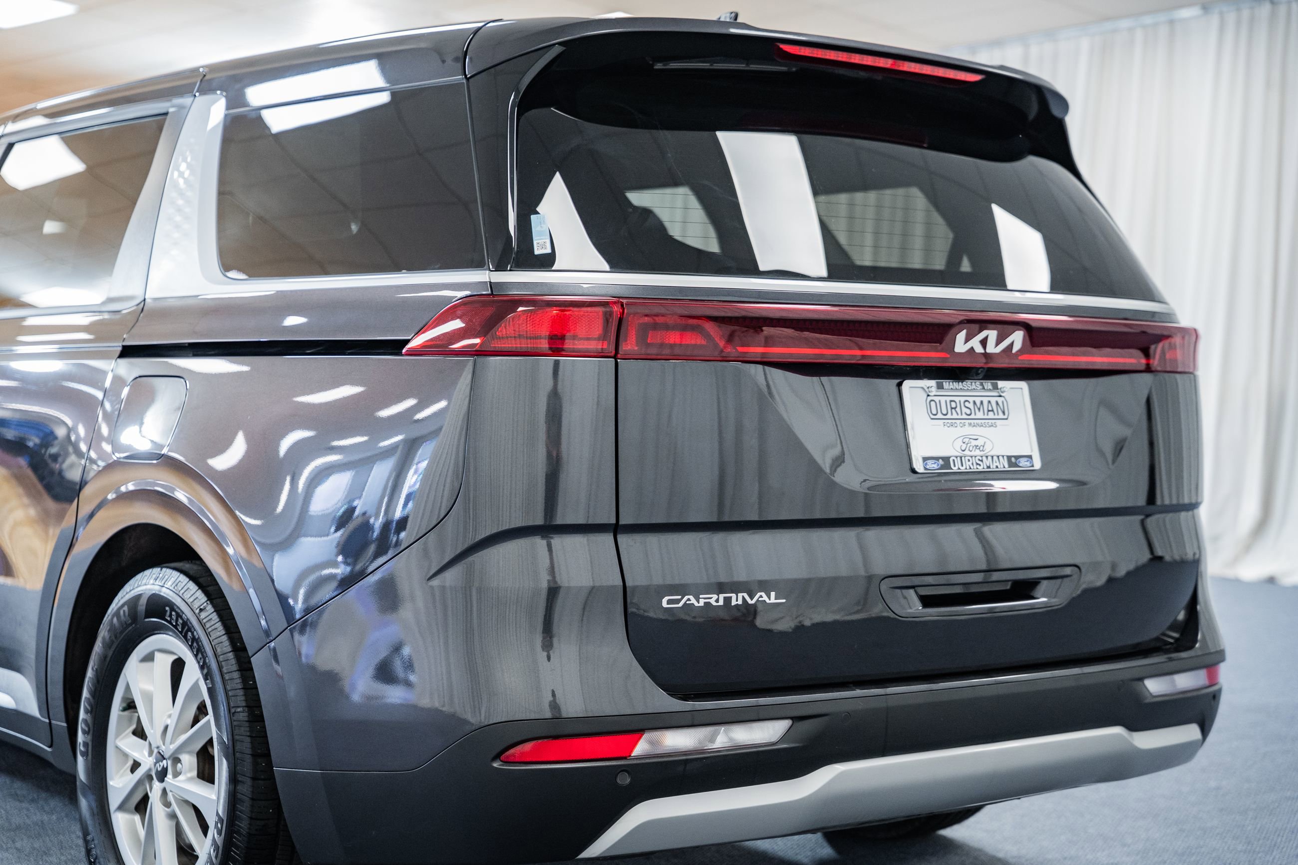 Used 2024 Kia Carnival LX image 6